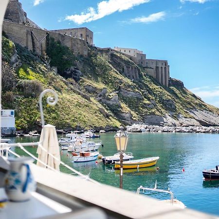 Casa Cinzia In Marina Di Corricella Villa Procida Luaran gambar