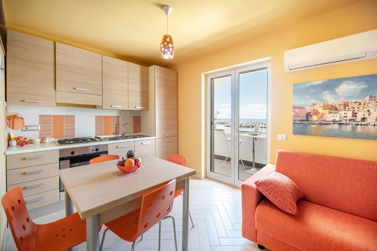 Casa Cinzia In Marina Di Corricella Villa Procida Luaran gambar