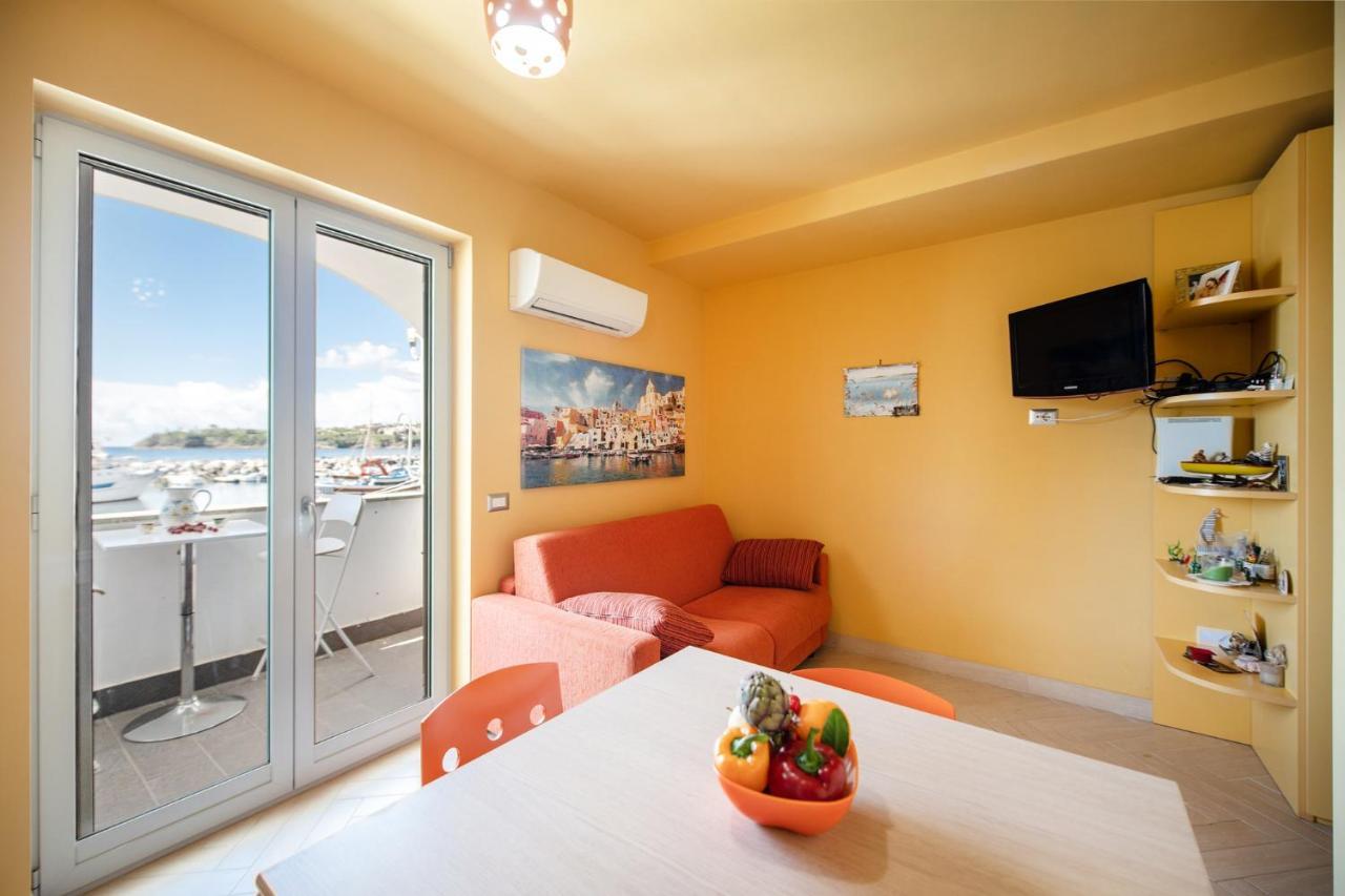 Casa Cinzia In Marina Di Corricella Villa Procida Luaran gambar