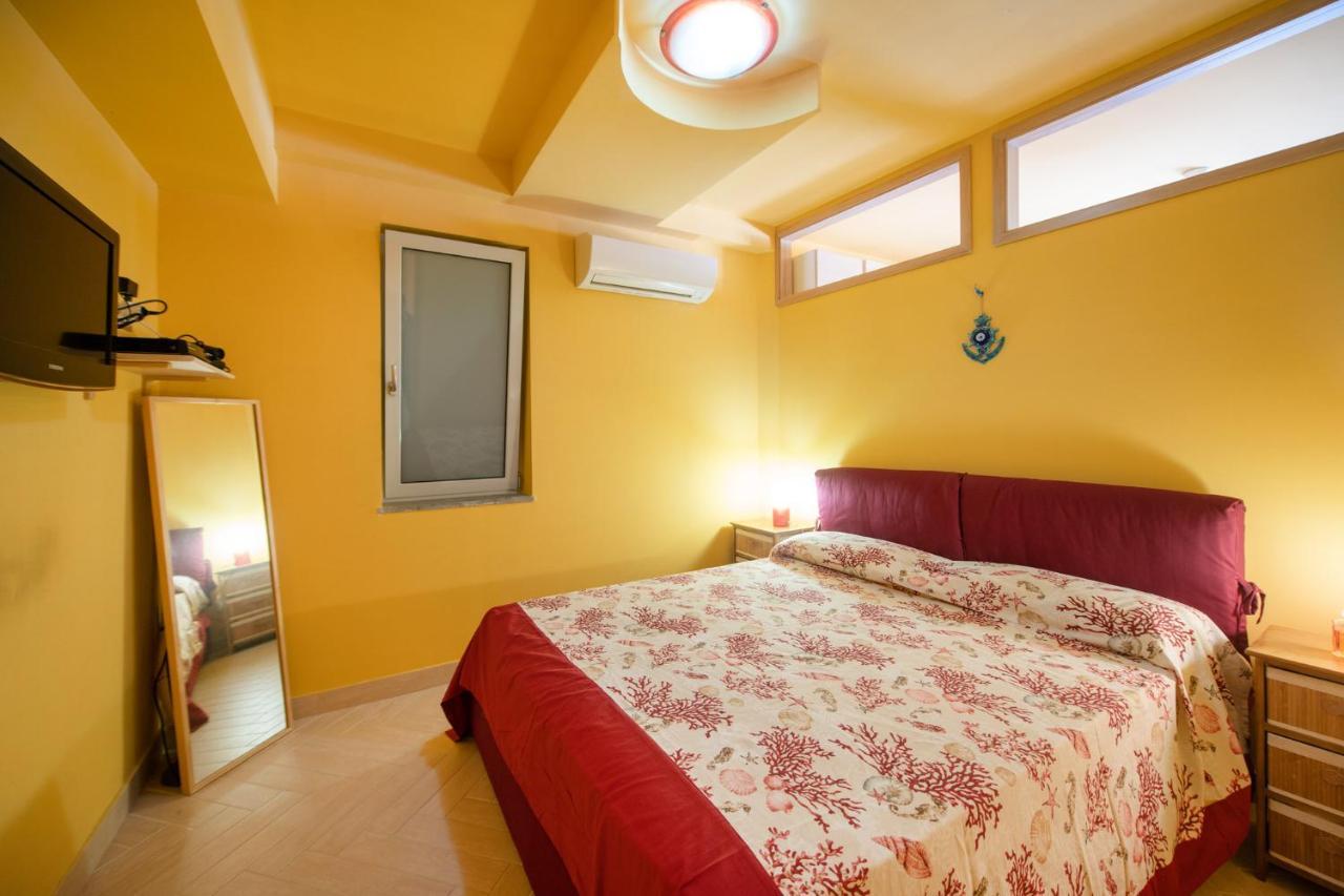 Casa Cinzia In Marina Di Corricella Villa Procida Luaran gambar