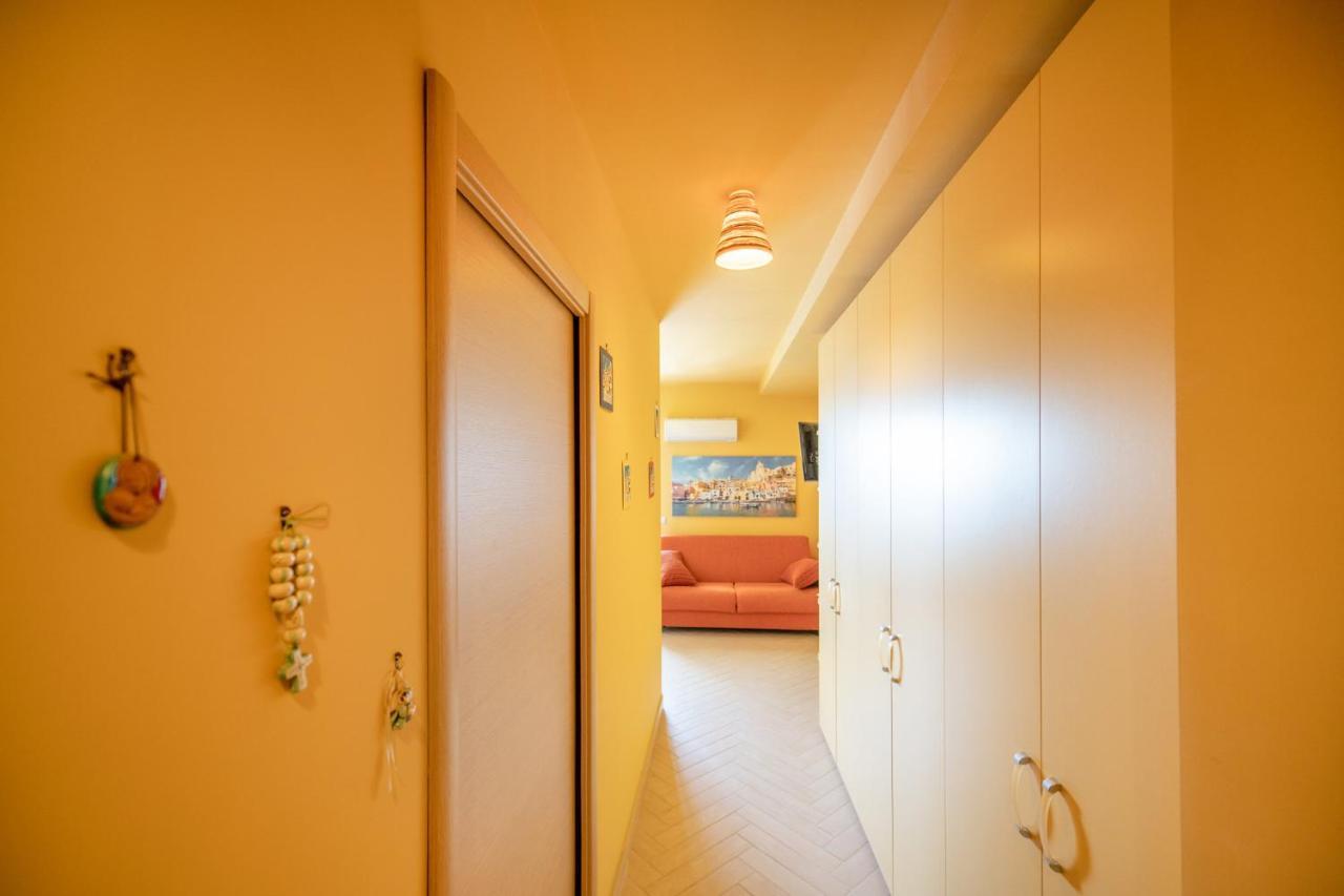 Casa Cinzia In Marina Di Corricella Villa Procida Luaran gambar