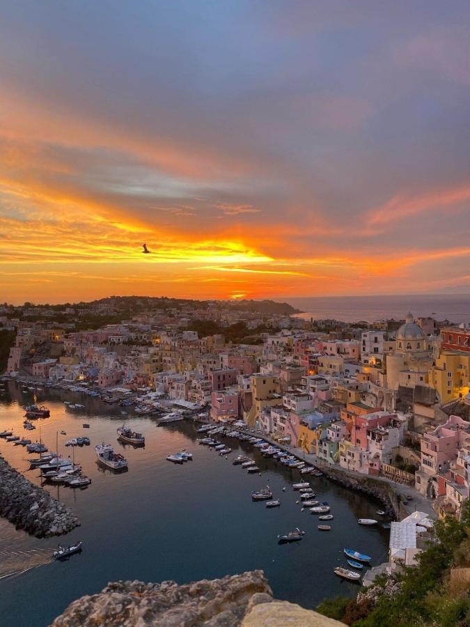 Casa Cinzia In Marina Di Corricella Villa Procida Luaran gambar